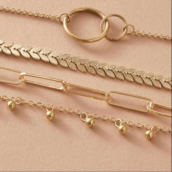 3/$30๐Chain Link & Leaf Gold Bracelet set๐ - Picture 3 of 5